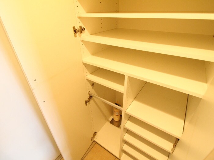 物件内観写真15　(靴箱)