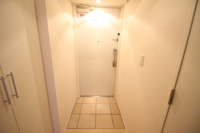 物件内観写真16　(玄関)