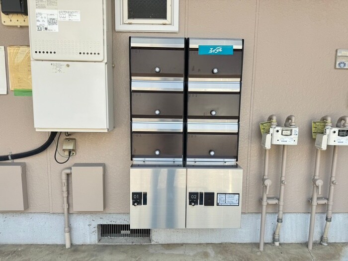 物件外観写真4　(駐輪場)