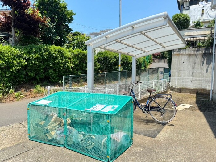 物件外観写真5　(エントランス部分)