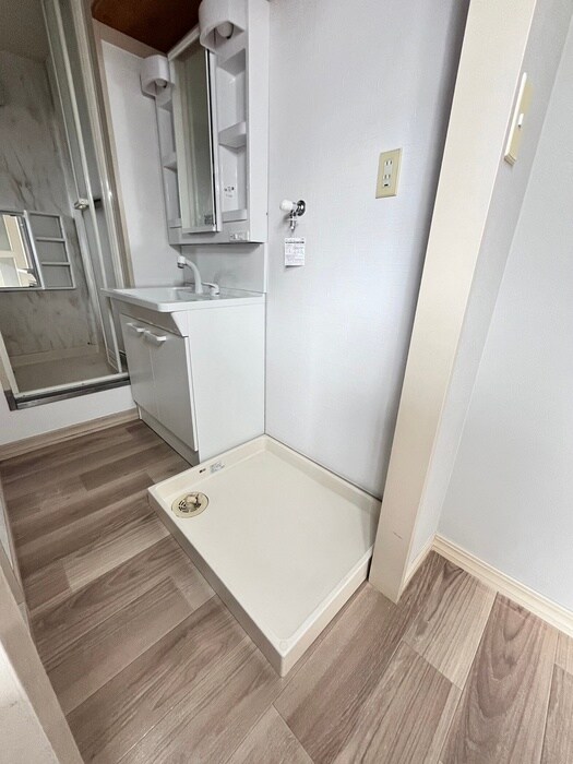 物件内観写真12　(洗濯機置場)