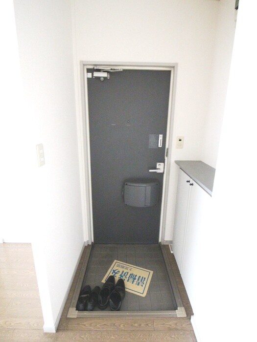物件内観写真13　(玄関)