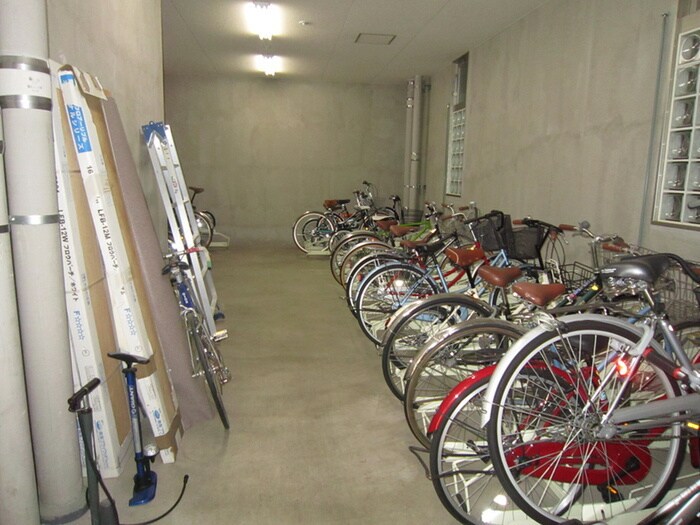 物件外観写真3　(駐輪場)