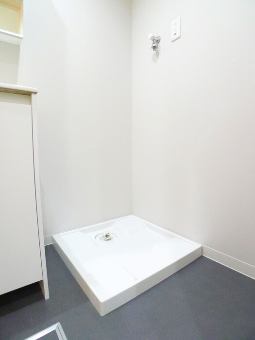 物件内観写真14　(洗濯機置場)