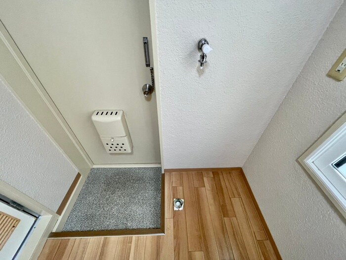 物件内観写真16　(玄関)