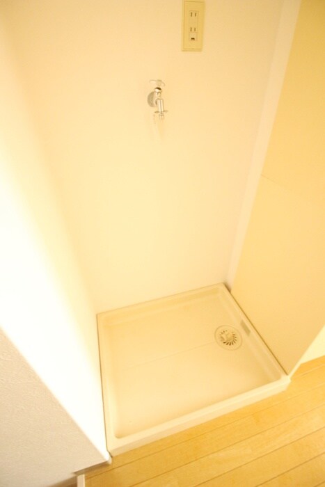 物件内観写真14　(洗濯機置場)