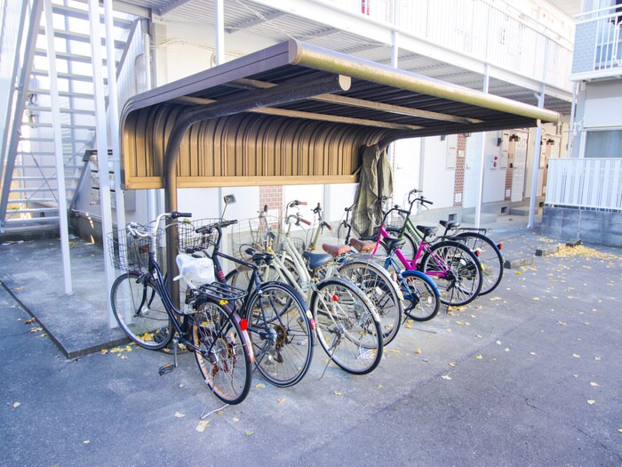 物件外観写真2　(駐輪場)