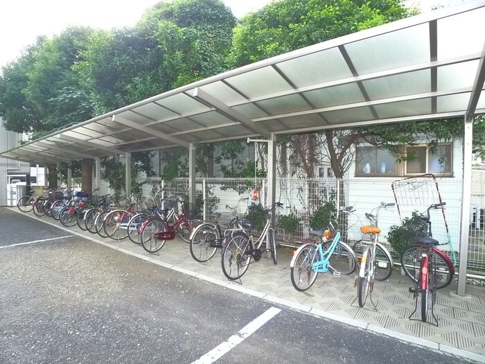 物件外観写真5　(駐輪場)