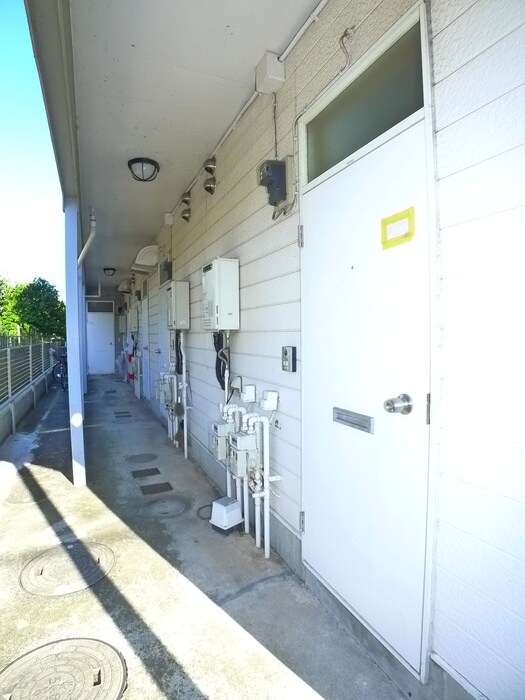 物件外観写真4　(エントランス部分)