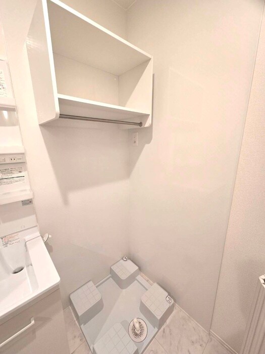 物件内観写真11　(洗濯機置場)