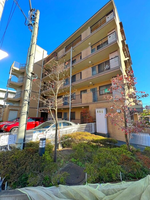 物件外観写真4　(駐車場)