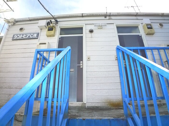 物件外観写真5　(エントランス部分)