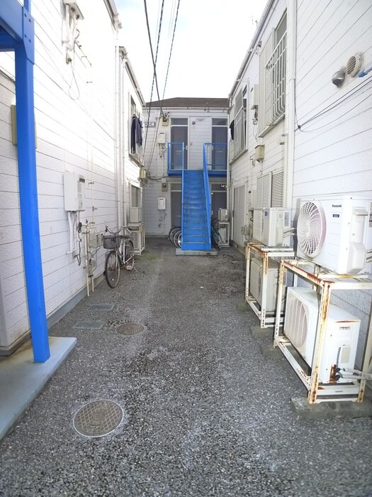 物件外観写真6　(エントランス部分)