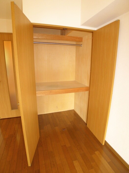 物件内観写真10　(収納)
