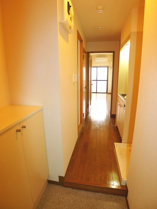 物件内観写真15　(玄関)