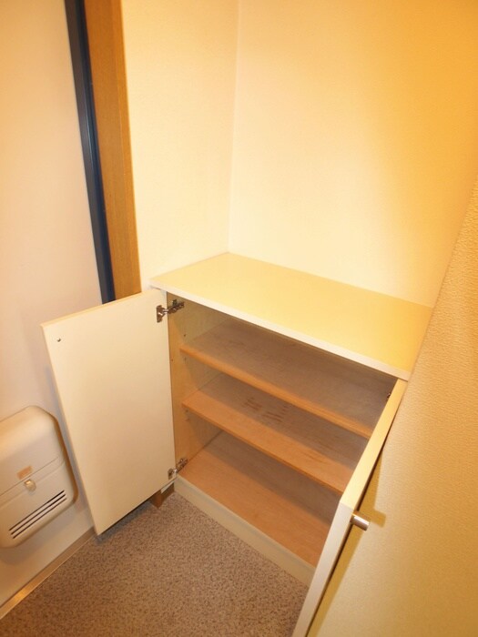 物件内観写真16　(靴箱)