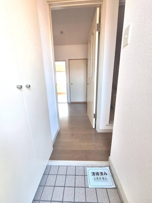 物件内観写真17　(玄関)