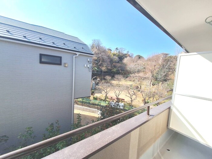 物件内観写真20　(室内からの展望)