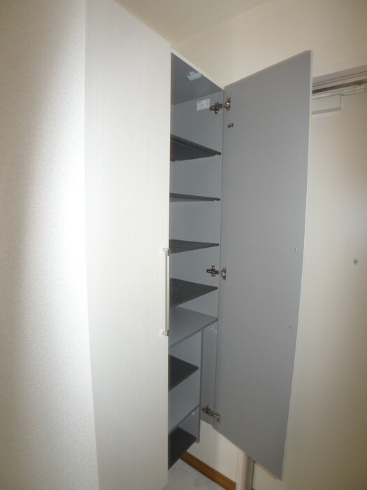 物件内観写真5　(靴箱)