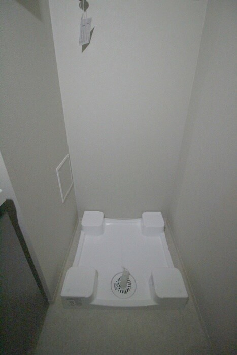 物件内観写真12　(洗濯機置場)