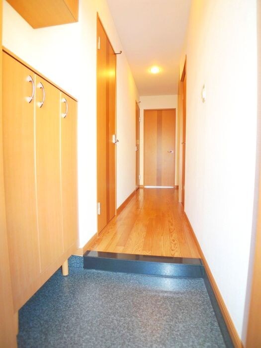 物件内観写真17　(玄関)