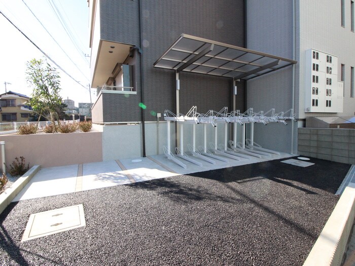 物件外観写真3　(駐輪場)