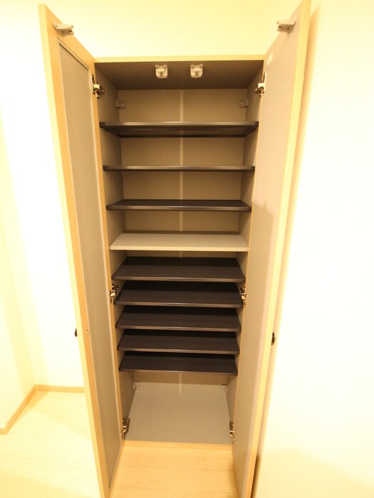 物件内観写真18　(靴箱)