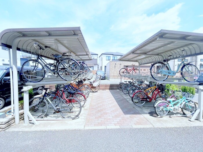 物件外観写真5　(駐輪場)