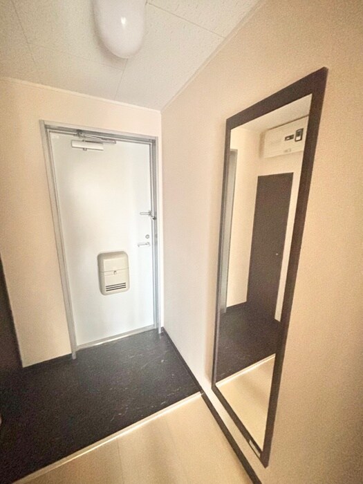 物件内観写真9　(玄関)
