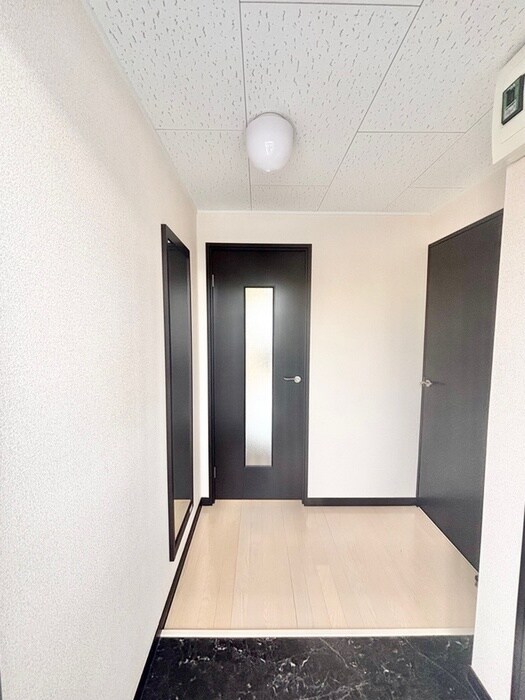 物件内観写真10　(廊下)