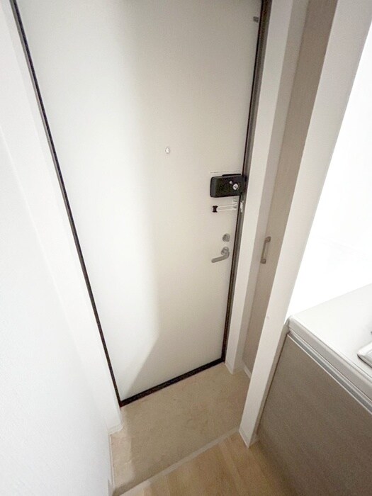 物件内観写真18　(玄関)