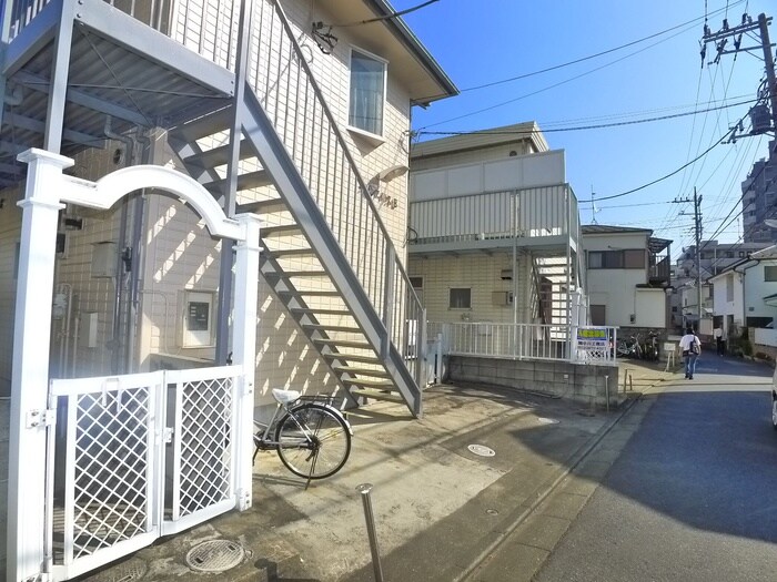 物件外観写真3　(駐輪場)