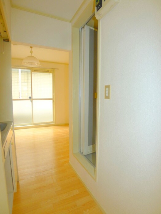 物件内観写真18　(廊下)