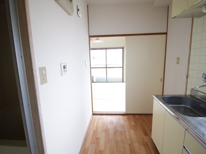 物件内観写真13　(廊下)