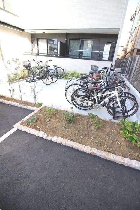 物件外観写真5　(駐輪場)