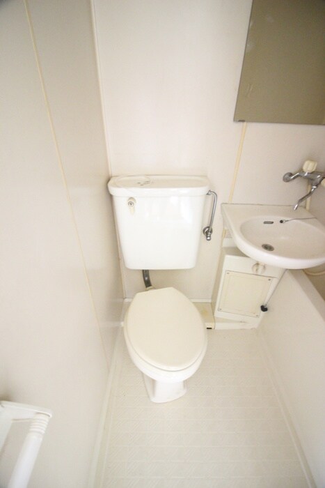 物件内観写真8　(トイレ)