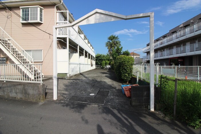 物件外観写真3　(エントランス部分)