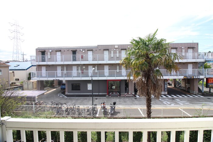 物件内観写真16　(室内からの展望)