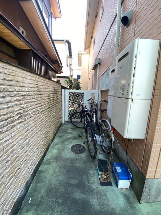物件外観写真2　(駐輪場)