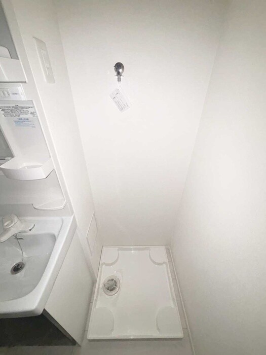 物件内観写真12　(洗濯機置場)