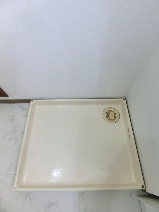 物件内観写真12　(洗濯機置場)