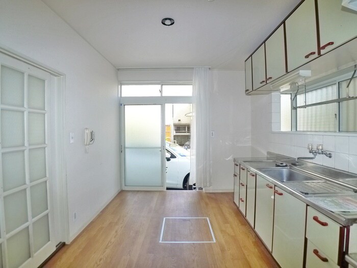 物件内観写真4　(居室)