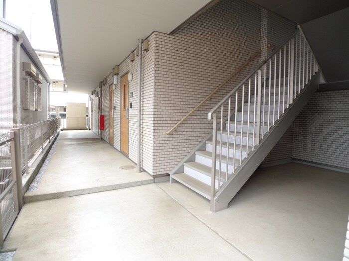 物件外観写真3　(駐輪場)