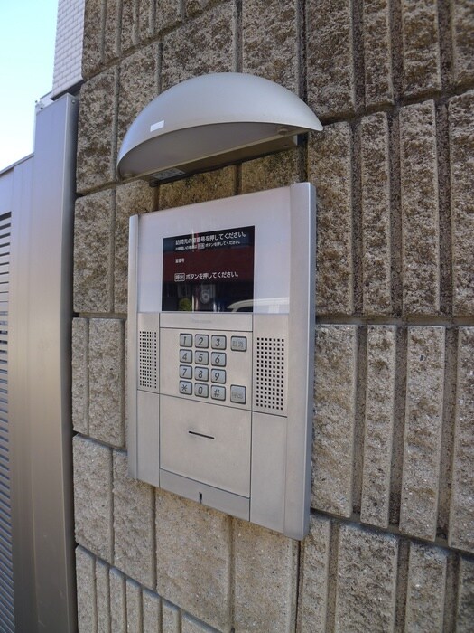 物件外観写真4　(エントランス部分)