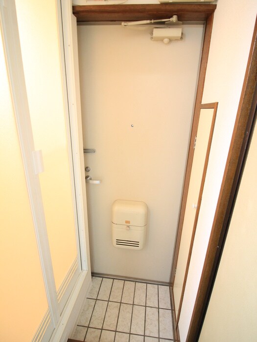 物件内観写真17　(玄関)