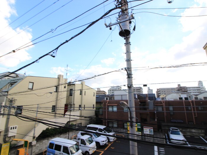 物件内観写真18　(室内からの展望)