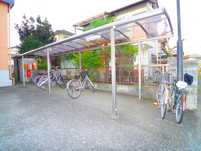 物件外観写真5　(駐輪場)