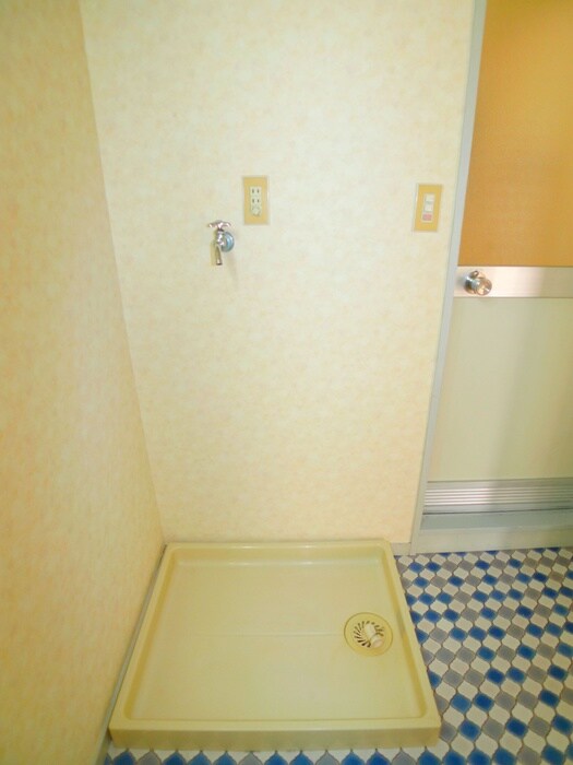 物件内観写真13　(洗濯機置場)