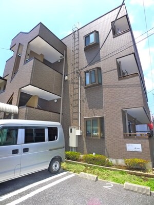 カルフール亜里巣外観写真