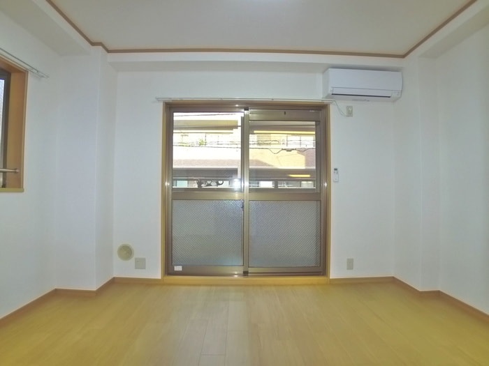 カルフール亜里巣の居室